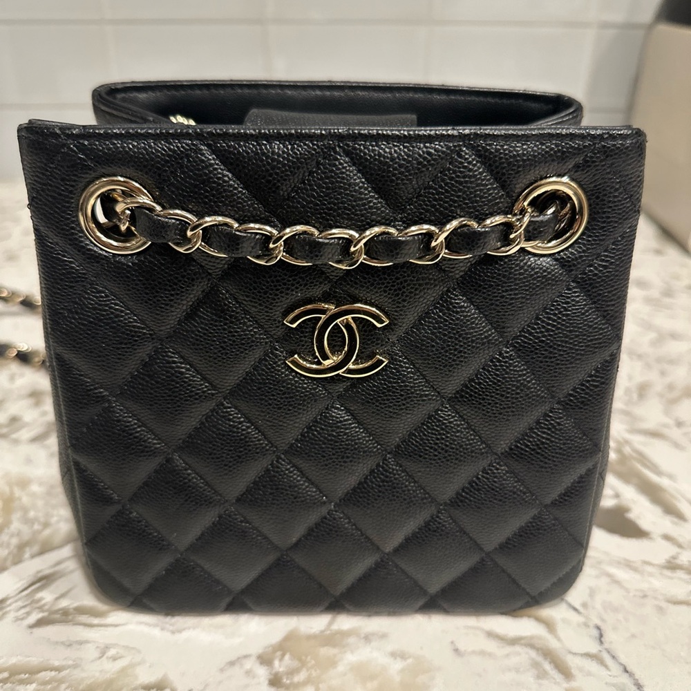CHANEL Caviar Quilted Mini Bucket Bag Black GHW - Picture 4 of 17